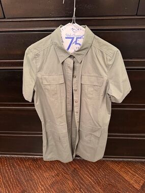 Tuckernuck Short-Sleeve Utility Shirt in Sage